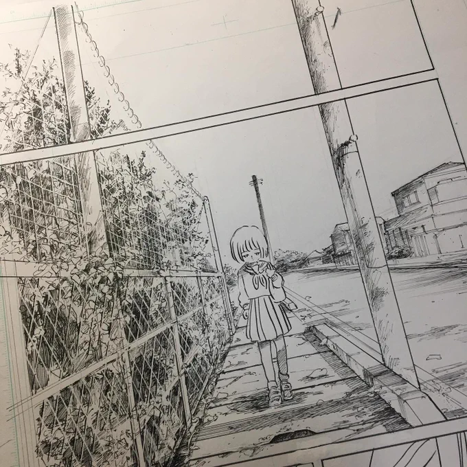 地元の通学路を参考に描きました。
背景は田舎道を描くのが一番好きです。 

超恋愛体質ひとみちゃん2話
📖https://t.co/LbqKbkU1KY 