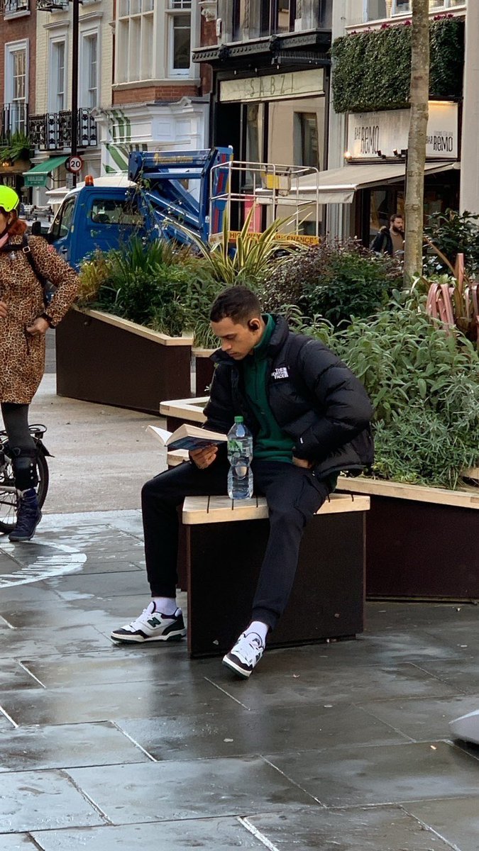 hotdudesreading's tweet photo. London really has it all. 🥵 https://t.co/M6qqUE47vU