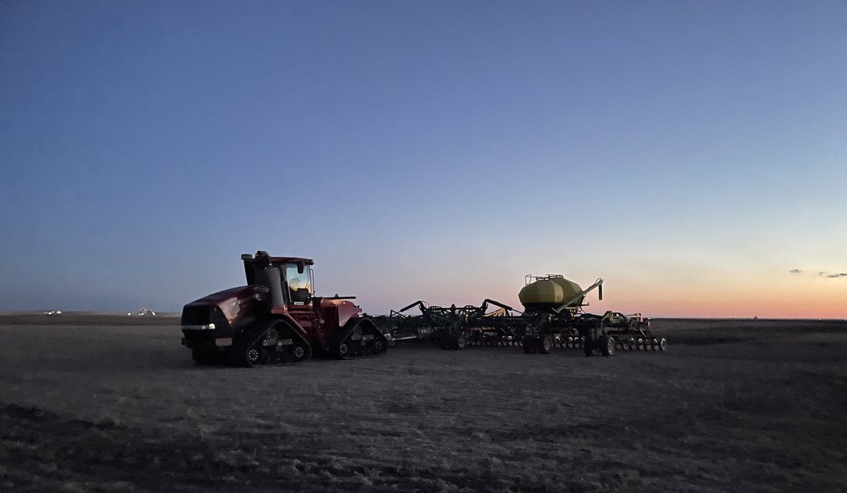 MariahWinny's tweet photo. Proud to be a part of the industry🌾 #CdnAgDay https://t.co/E5A2Qq8UZw