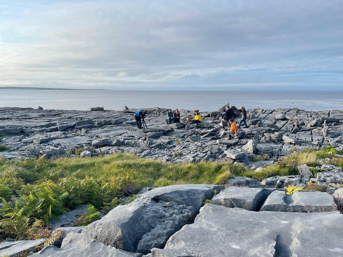 AineEibhlin's tweet photo. Inis Oírr na gréine !
Amárach 8:30 an Cósta Thiar 
Curachaí,garraíodóireacht,dúlra&amp; peil! 

#cóstatg4
 #inisoírr

 @AniarTV @TG4TV https://t.co/qUhLEFrIV9