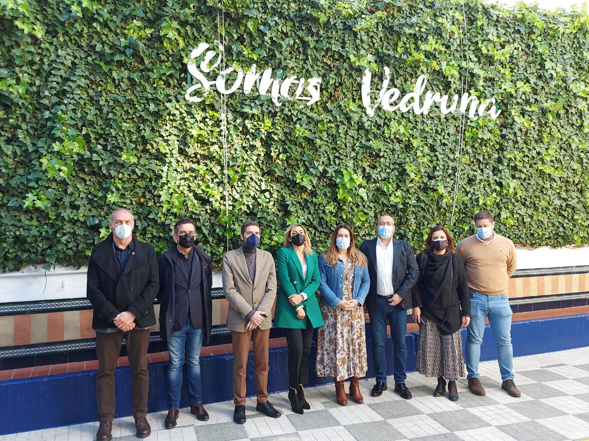 SagradaSevilla's tweet photo. Hoy día 
G🙌RA🙌N🙌D🙌E inauguración de nuestro Aula del Futuro🚀  @educaINTEF Apuesta para repensar la educación: espacios, tecnología y metodologías activas😍  @EscuelasVedruna @Nelidamarp @CheloELT @pleprofeisa @NGELAPORRASGARC https://t.co/M1Kw9YfiDe