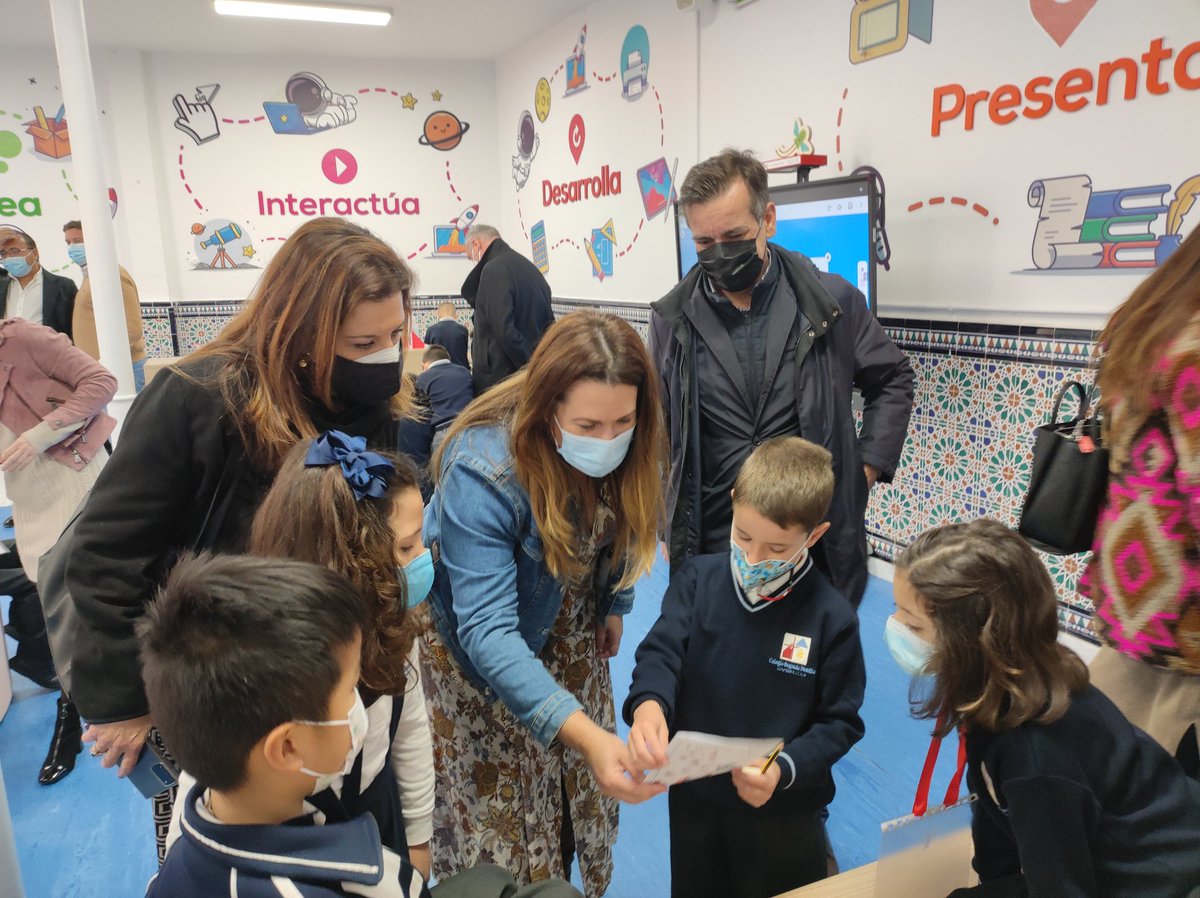 SagradaSevilla's tweet photo. Enhorabuena a nuestro alumnado y profesorado, palancas de la transformación educativa🙌Gracias a las familias por la confianza en nuestro proyecto educativo🥰 https://t.co/1Ct4r9t28h