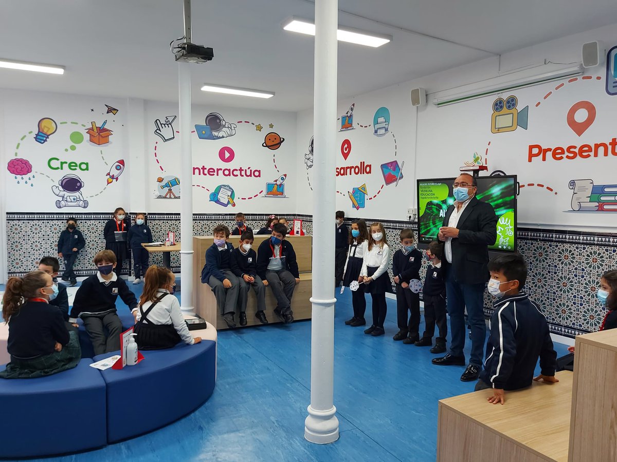 SagradaSevilla's tweet photo. Enhorabuena a nuestro alumnado y profesorado, palancas de la transformación educativa🙌Gracias a las familias por la confianza en nuestro proyecto educativo🥰 https://t.co/1Ct4r9t28h