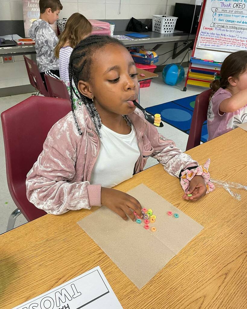 LakeParkElem's tweet photo. How many Fruit Loops can you stack in 2 minute challenge? Mrs. Linton’s students got the chance test it out today! #learningatlpe #twosday https://t.co/bmnSbDtqKP https://t.co/WqgYwQt62f