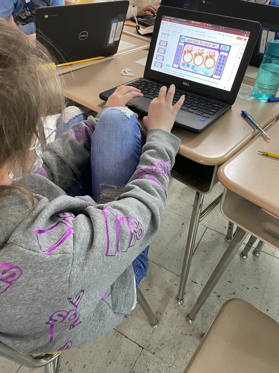 Using Google Workspace to practice telling time in 2nd grade #JCSDLD22 <a href="/Cherokee_JCS/">Cherokee Elementary</a> <a href="/jcityTNschools/">JohnsonCitySchools</a>