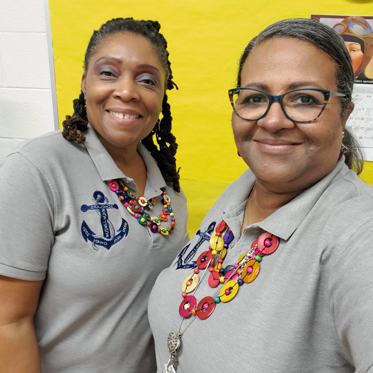 shtall17's tweet photo. Teaching is easier when you have a twin!#twinning #twosdaytuesday #Owen https://t.co/6ZxwLzP4KC