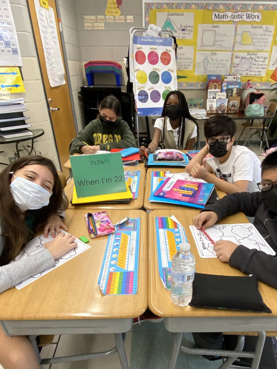 csmerer's tweet image. Happy TWOsday! Ss definitely had #twomuchfun today! 2️⃣-2️⃣2️⃣-2️⃣2️⃣ 🎉🙌🏻👯‍♂️ @AmerigoSchool #2sday @lilipang1216