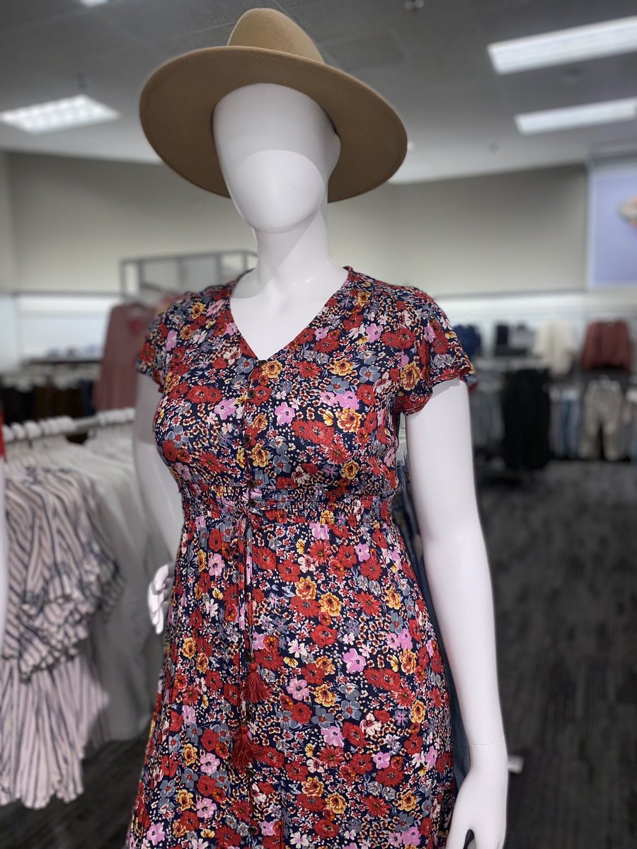 JaviVM0347's tweet photo. “Don't stop be-leafing... warmer weather is almost here!” We’re feeling all the spring vibes here at #0347 @Target @Carrieg0347 https://t.co/3EJsybKj1s