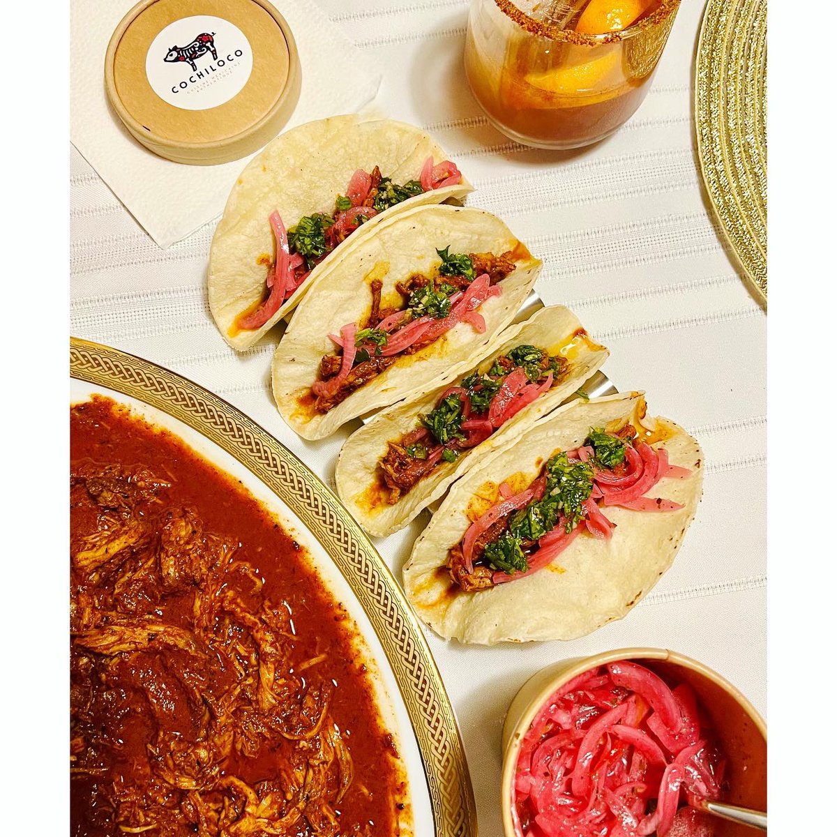 TheTinyFoodie's tweet photo. Happy #TacoTuesday – or should I say Taco #Twosday 🌮

#CochilocoMTL makes taco night at home super simple, with their mouthwatering 18-hour braised pork (conveniently prepared sous-vide), spicy pickled onions, and corn tortillas packed &amp; ready.

#tacokit #eatlocal #mtl #mtleats https://t.co/A7wGSHOQTi