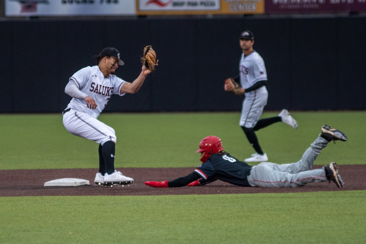 .<a href="/zack_jensen7/">Zack Jensen</a> with the 🔫 to hose down the runner at second and end the third.

E3 | SIU 1, APU 0
