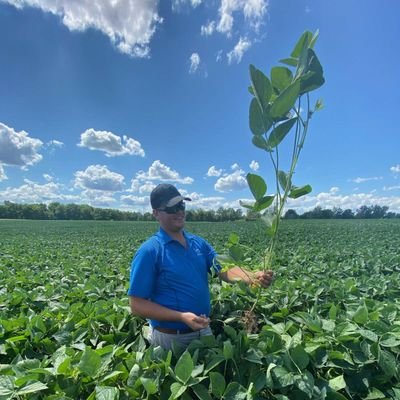 henryprinzen's tweet photo. Happy #CdnAgDay! Here's to all the people in #CdnAg the farmers, agronomists, sales people, truckers livestock producers, and every one else from the start to the store. Thanks for all your hard work and dedication to #CanadianAgriculture https://t.co/uexcRITgpP