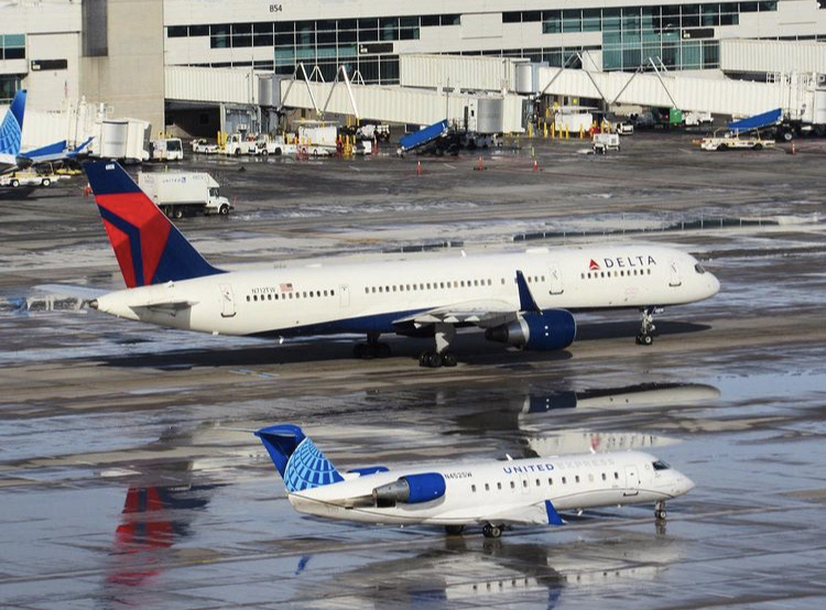 DENAirport's tweet photo. "That plane is so cute." JINX, you owe us a soda! 

📷: (IG) ramp_tower_rob https://t.co/EKf0D3RRva
