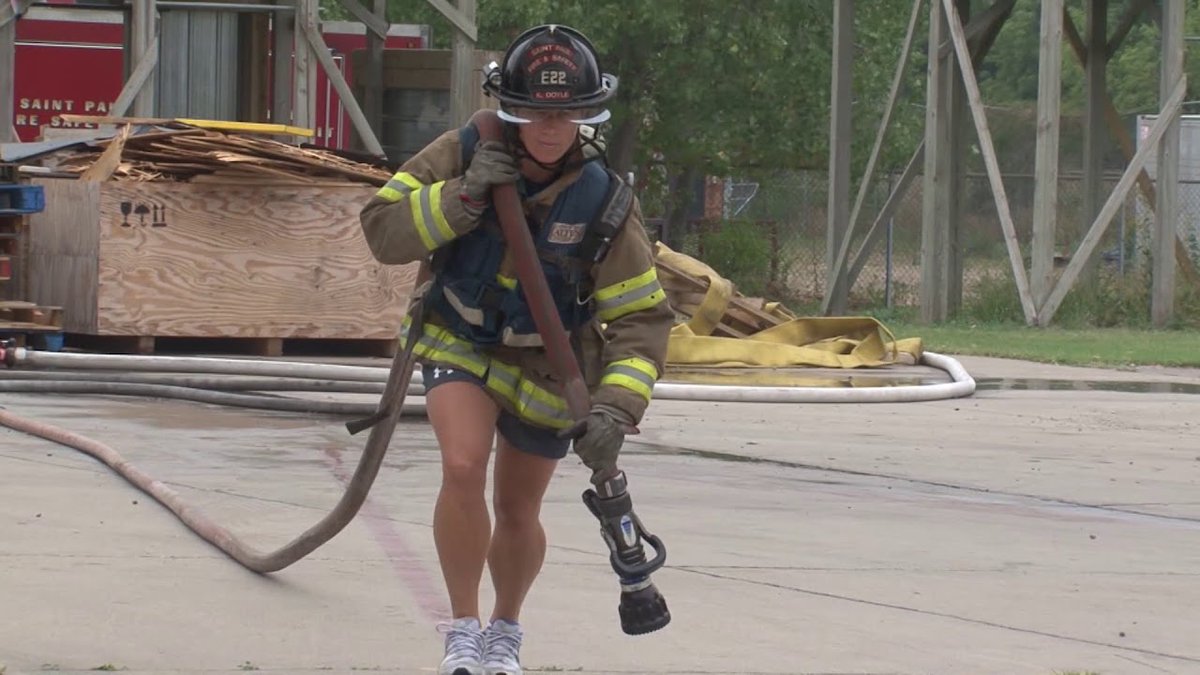 StoichioGuy's tweet photo. Hey Huntsville - Lake of Bays Firefighter Candidates... tune in to Zoom tomorrow evening at 7pm to learn all about our testing requirements to become a VOLUNTEER FIREFIGHTER @HLOBfire.

(Check the Town or Township website for further info) https://t.co/7wsZfxN7lI