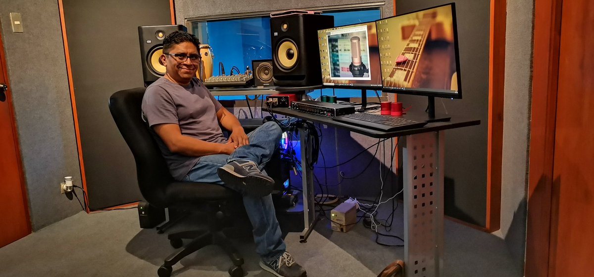 JaimeZRecording's tweet photo. Estoy a sus órdenes para grabación, mezcla, Masterización, doblajes, jingles, todo lo que sea en audiovisuales 🎛️🎚️
#MasterEstudio https://t.co/ifnAggJfAR