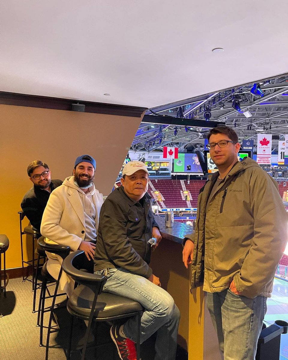 evolutiongoc's tweet photo. Go Canucks Go 🏒🥅
The Evolution team had a blast enjoying the suite life at the #Canucks game over the long weekend.
The home team wasn’t successful with their duck hunt but they fought hard till the end!
🦆🐳
Thank you Ben and Gwen for an amazing time! #evolutiongroup https://t.co/Kzeu0hDMva