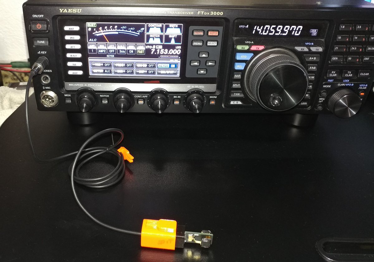 This <a href="/N6ARAElectronic/">N6ARA</a> micro CW key is a blast, been using this on my FTDX3000 and it feels nicer than my full size paddle 🙈🤣🤣