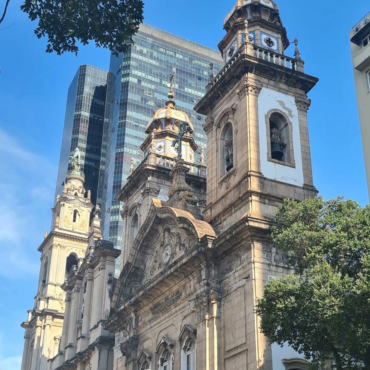 rafaturis's tweet photo. Conhecer os Templos Religiosos do Rio de Janeiro é conhecer a formação sócio cultural da cidade! De Turismo Religioso nós entendemos... ⛪🥰🤩 
#turismoreligioso #riodejaneiro #turismocultural  #turismo #rio #rafaturis #igreja #VemProRio https://t.co/aH73DZO1Fs