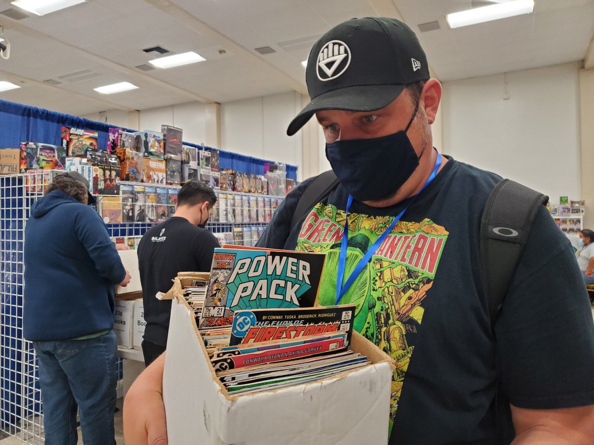 ParksAndCons's tweet photo. We have a new video up! This time it’s toy and comic hunting at #SDRocketCon2022! https://t.co/mXhwuPlfKr #SDRocketCon https://t.co/g7nJ6Sk2pC