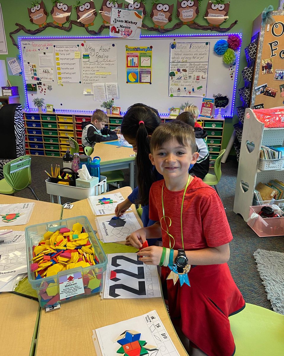 StumpyClass's tweet image. Celebrating 2-22-22 in 2nd grade on a TWOSday @WGESdragons @Carrollisd