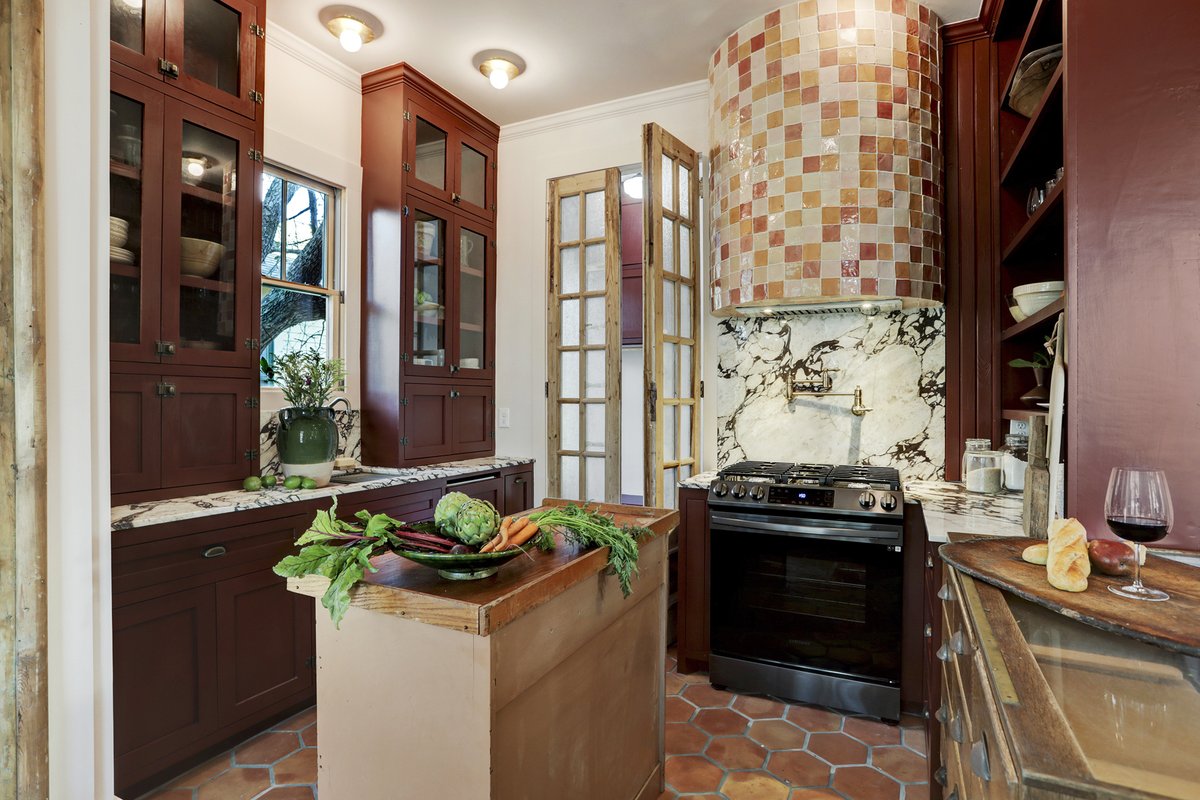 TKImages's tweet photo. What is your definition of home?

2929 Ursuline | 1,100 sq ft | East End | $649,900 USD | MLS# 67306875

Photographer: Dan Young
Editor: Pat Reardon
Agent: Christopher Williams | Better Homes and Gardens
Builder/Designer: Plum Construction

#realestate #houstonrealestate https://t.co/pLncDeqEMS