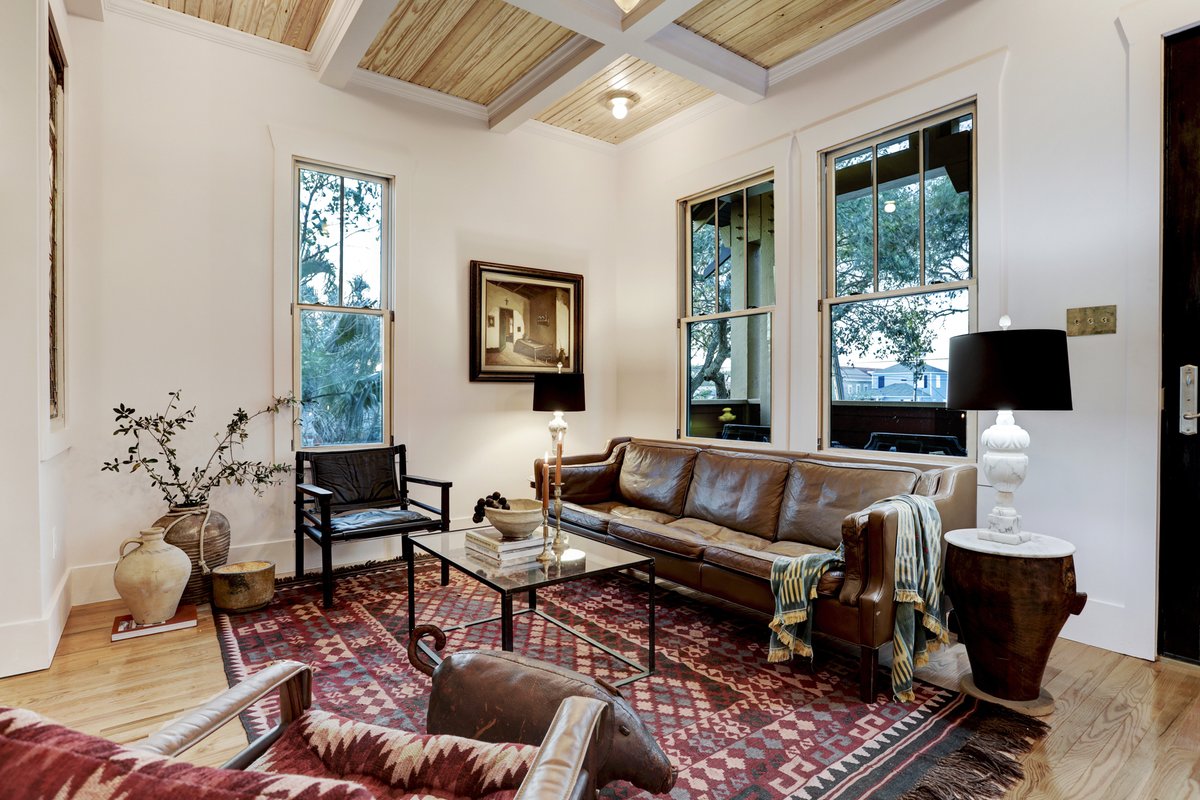 TKImages's tweet photo. What is your definition of home?

2929 Ursuline | 1,100 sq ft | East End | $649,900 USD | MLS# 67306875

Photographer: Dan Young
Editor: Pat Reardon
Agent: Christopher Williams | Better Homes and Gardens
Builder/Designer: Plum Construction

#realestate #houstonrealestate https://t.co/pLncDeqEMS