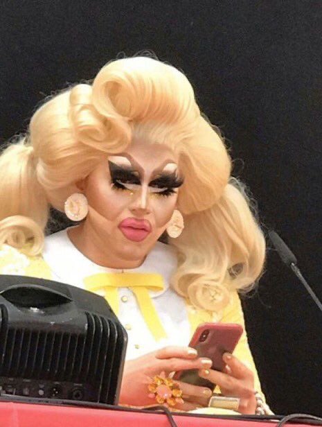 jadeisleeping's tweet photo. episode 4 of drag race uk vs the world…what the fuck 🙃 https://t.co/jeWUO12Di3
