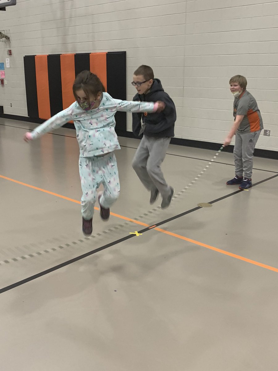 AmyKonoff's tweet photo. First day of our Kids Heart Challenge has been so fun!! #otsegoknights #healthyhearts #jumpropefun #Americanheartassociation https://t.co/CM89a4CQWB