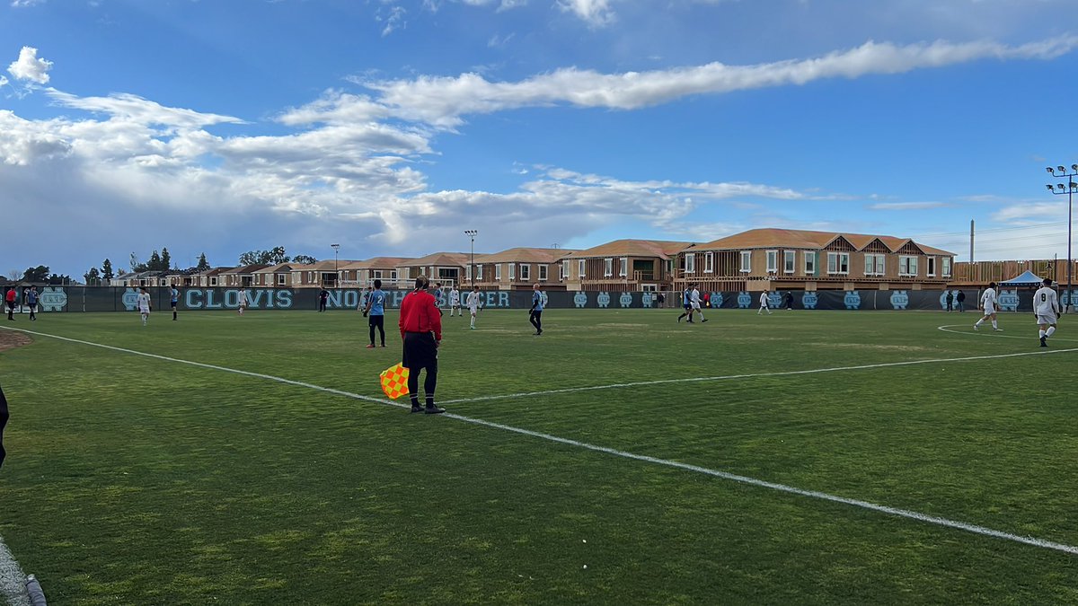 RudyLucio1's tweet photo. We are under way at Clovis North!
0-0 5 minutes in.

Reedley @ Clovis North
D1 Boys Semifinals

#cifcs #sjvoa #playoffsoccer https://t.co/fn2RRjvtRP
