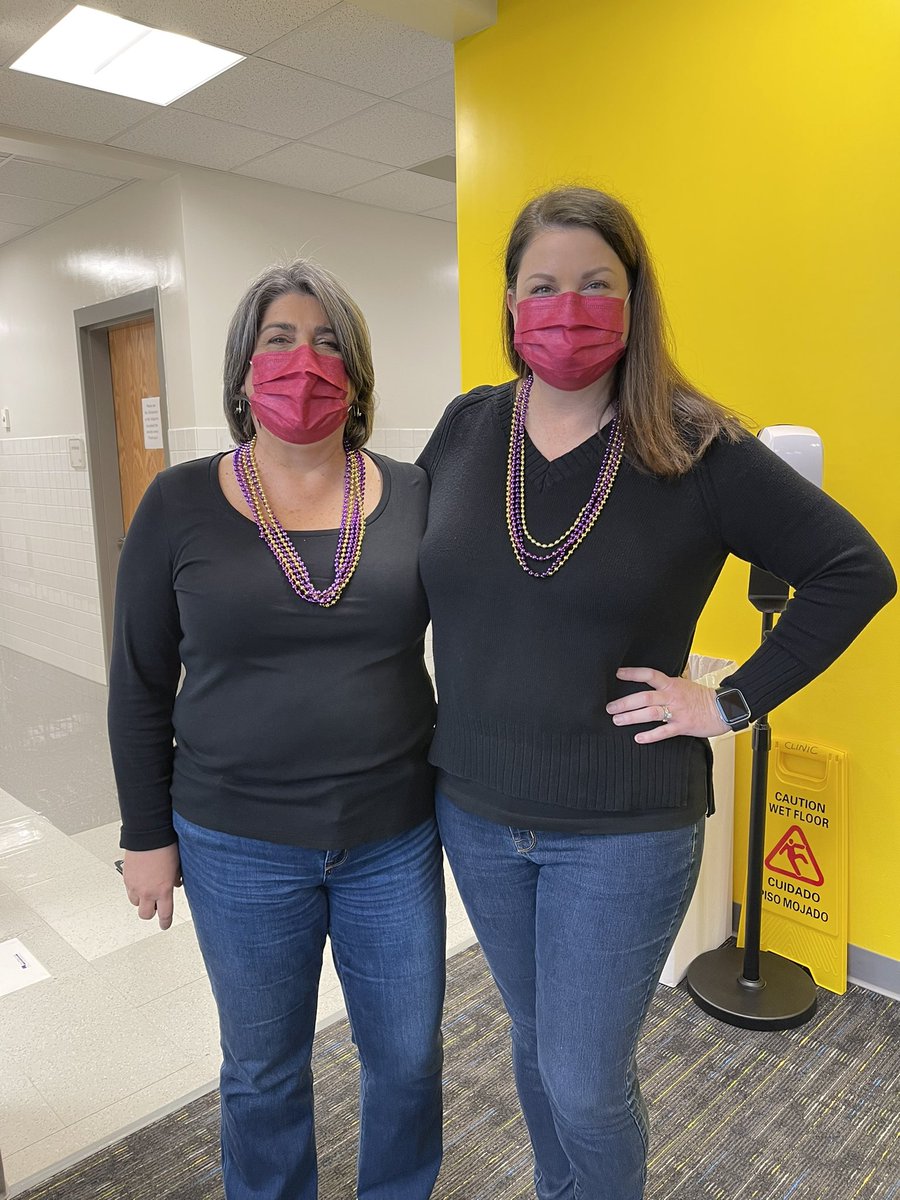 krishaparker1's tweet photo. Twinning on TWOSday with my friend and colleague, Mrs. Castro, at JJES! @JohnJenkinsEle1 https://t.co/e5CtuY0RN0