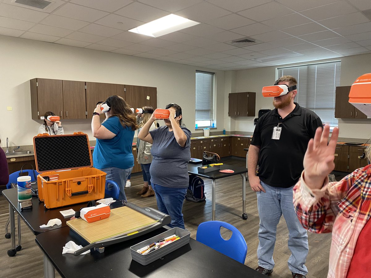 Sarah Buenger tweet media