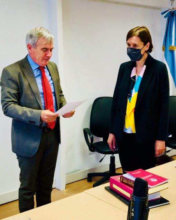 Saludamos que el Consejo de la Magistratura de Neuquén sea presidido x una mujer! Felicitaciones <a href="/GennariSoledad/">Maria Soledad Gennari</a> q junto a la integración de <a href="/EncarnacinLoza1/">Encarnación Lozano</a> éste órgano extrapoder pasa a tener mayoría de mujeres. Vamos x mas integrantes con perspectiva de género💜 y diversidad🏳️‍🌈