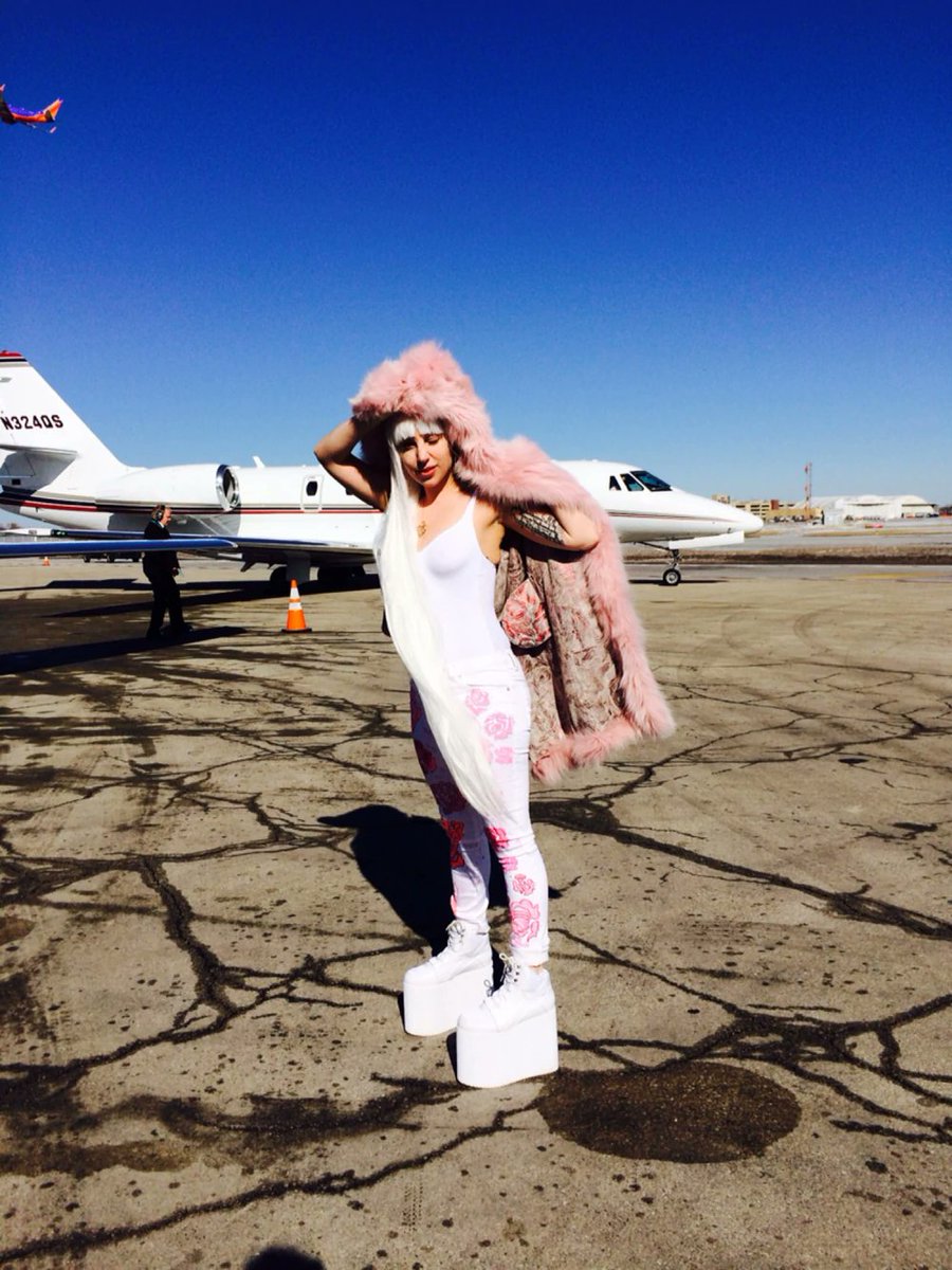 ThrowbacksGaga's tweet photo. On this day, 8 years ago: @ladygaga via https://t.co/hYtaiZbKCo:
"#monsterStyle #ARTPOPStyle im obsessed with being unfashionable and just creative. let me see your 'so wrong it's right' looks!"
(Feb 23, 2014) https://t.co/dh5YA17vAl