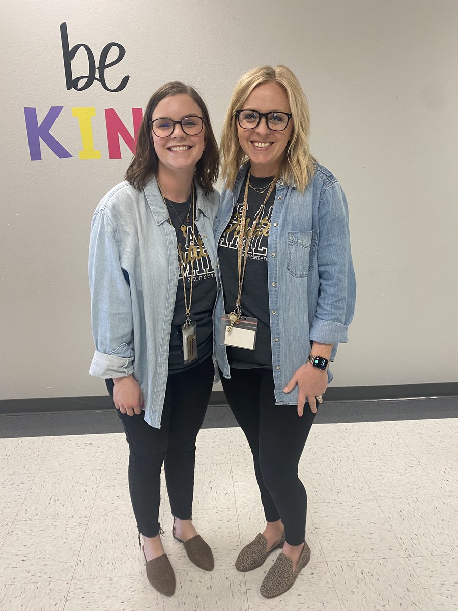Twinning on this Twosday with the <a href="/MrsAllenAES/">Mrs. Aubrey Allen</a> #actonfam