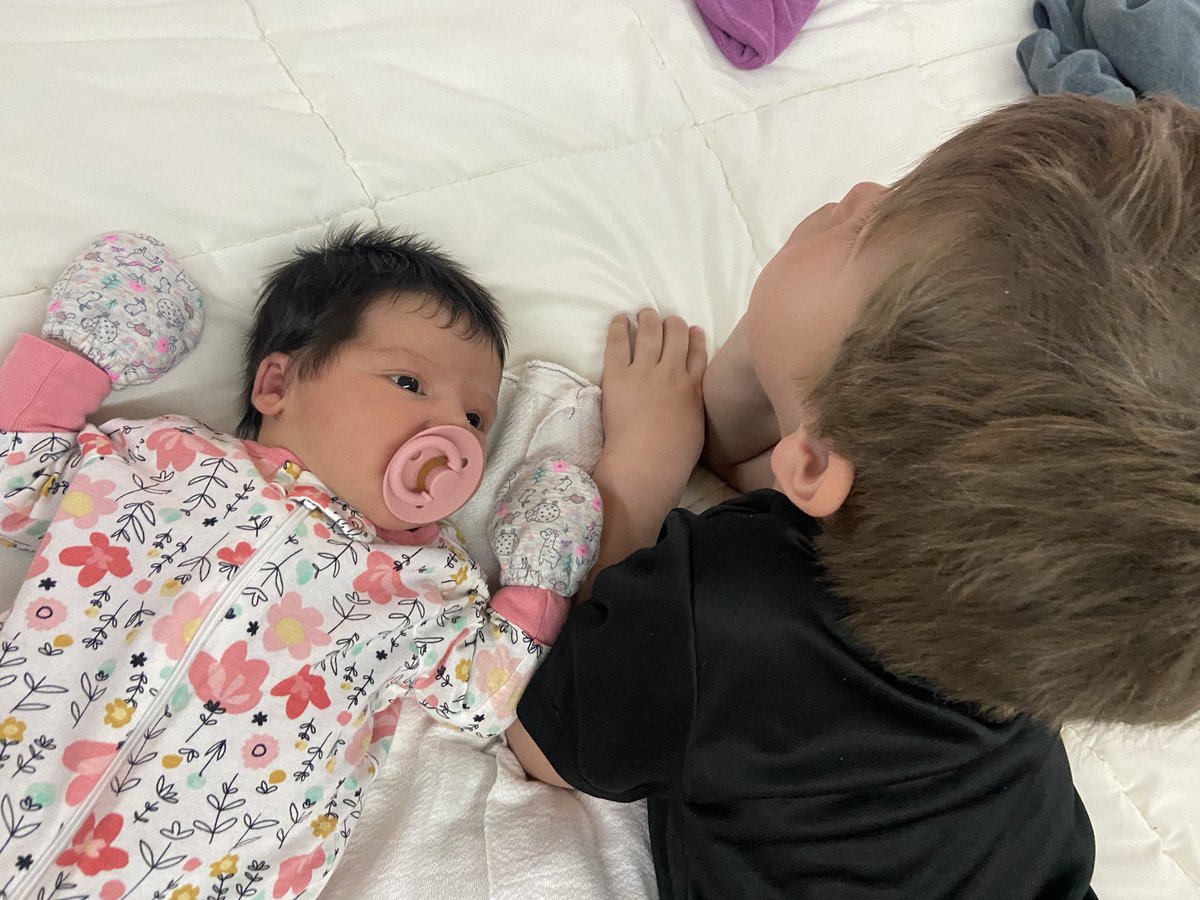 KabrynS's tweet photo. obsessed w my lil family 🤍 https://t.co/lDSvhMrcjO