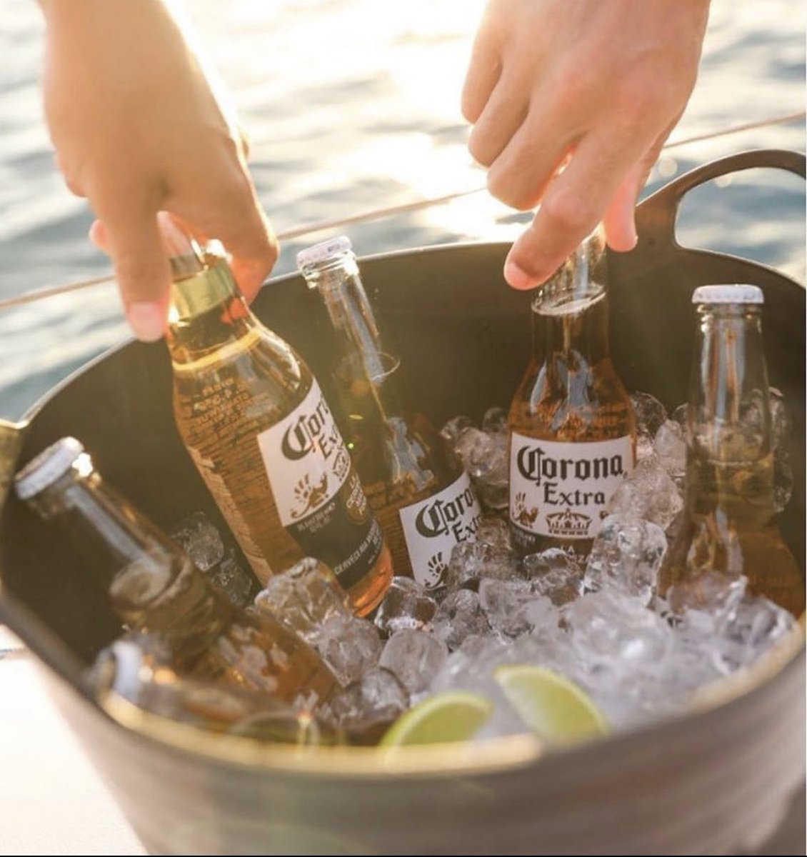 SomosPier54's tweet photo. ☀️ S O R T E I T O ☀️ 5 Buckets (6 Porrones c/u) de Cerveza Corona 🤟🏼

¿Como participar? RT y Me Gusta♥️ https://t.co/ESwNraitBS