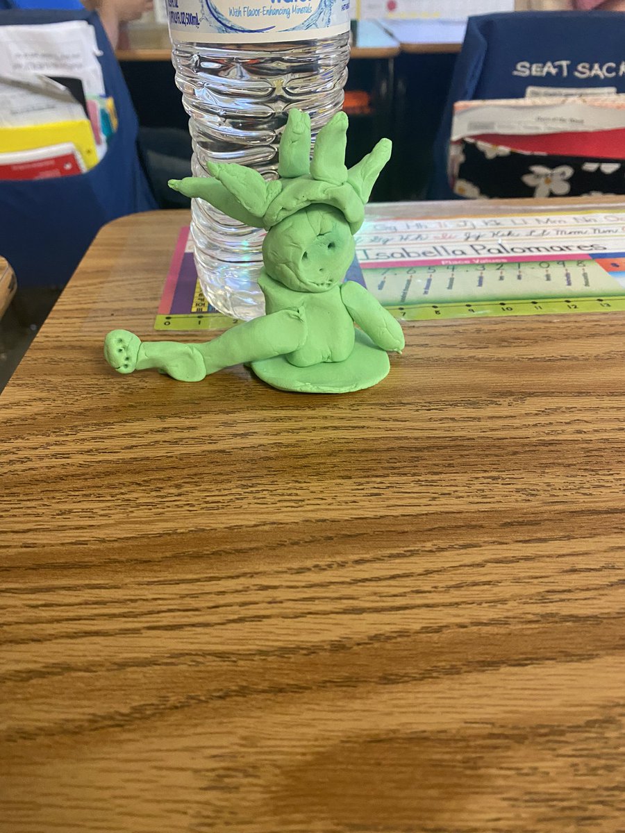 AprilWachal2's tweet photo. Next up on our landmarks tour was the Statue of Liberty! After learning some facts, we made our own Statues of Liberty! #STEMeducation #lakeviewvikes @ShellCreekVikes https://t.co/pZohcSpZhR