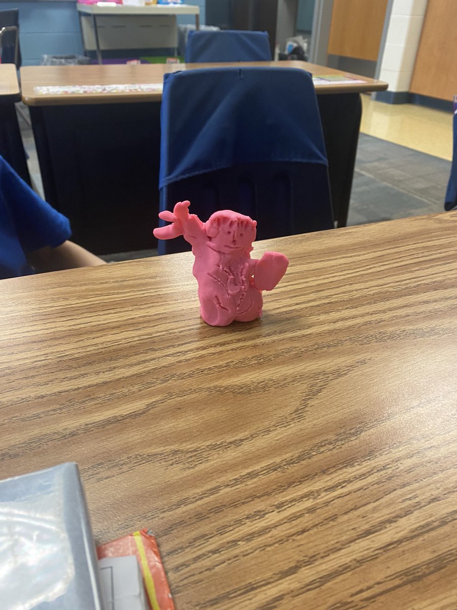 AprilWachal2's tweet photo. Next up on our landmarks tour was the Statue of Liberty! After learning some facts, we made our own Statues of Liberty! #STEMeducation #lakeviewvikes @ShellCreekVikes https://t.co/pZohcSpZhR