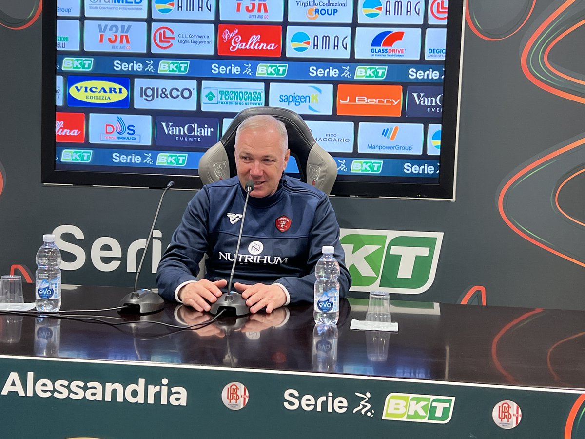 ACPerugiaCalcio's tweet photo. 🎙️| SALA STAMPA
#AlessandriaPerugia, le parole di mister #Alvini
https://t.co/zd7wd5DMQW
#forzagrifo #ALEPER #SerieBKT @Lega_B https://t.co/5NcCk2Jz46