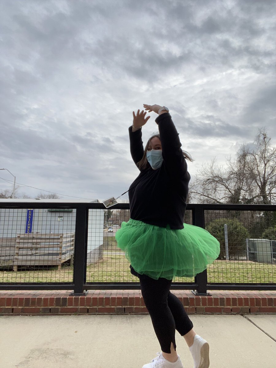 HunterESDrama's tweet photo. 2/22/22 Tutu Tuesday! https://t.co/OuKL0AckWU