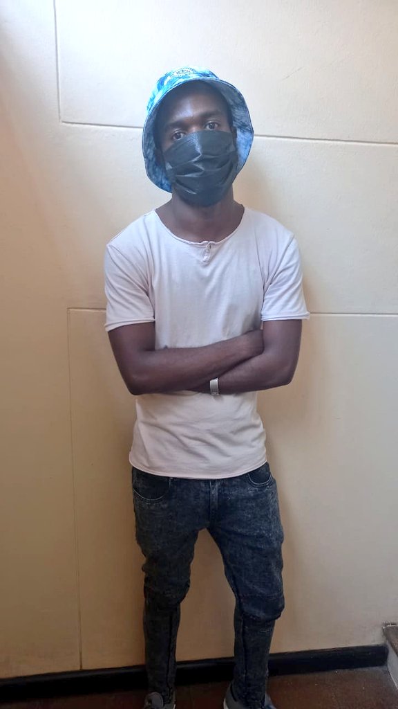 VubaPamela's tweet photo. Mr Walter Moropa, one of the journalism assistants, says first year journalism students should focus more on print journalism as it tends to be more challenging.
#tutJOURN2022
#twitterchallenge https://t.co/h2OdBKYHLF