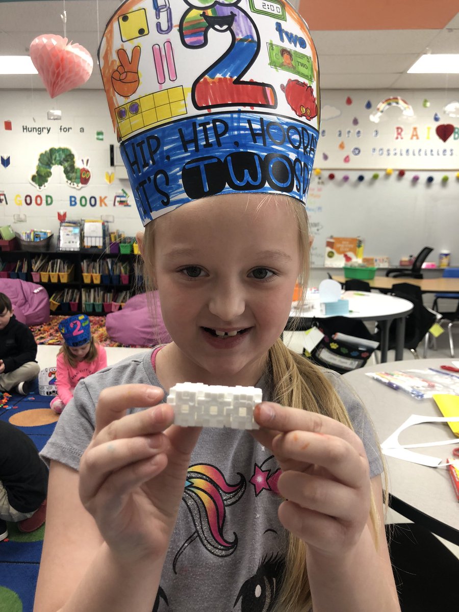 MissStrickling's tweet photo. It’s #tweetingtuesday on 2-22-22, in room 22!! We used 22 manipulatives to great White House’s, 2’s, and 22’s! @NSDCarver #gwcstrong https://t.co/qgFpDXJq9W