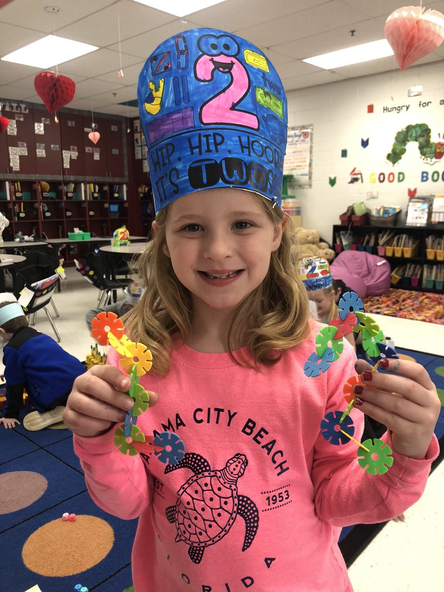 MissStrickling's tweet photo. It’s #tweetingtuesday on 2-22-22, in room 22!! We used 22 manipulatives to great White House’s, 2’s, and 22’s! @NSDCarver #gwcstrong https://t.co/qgFpDXJq9W