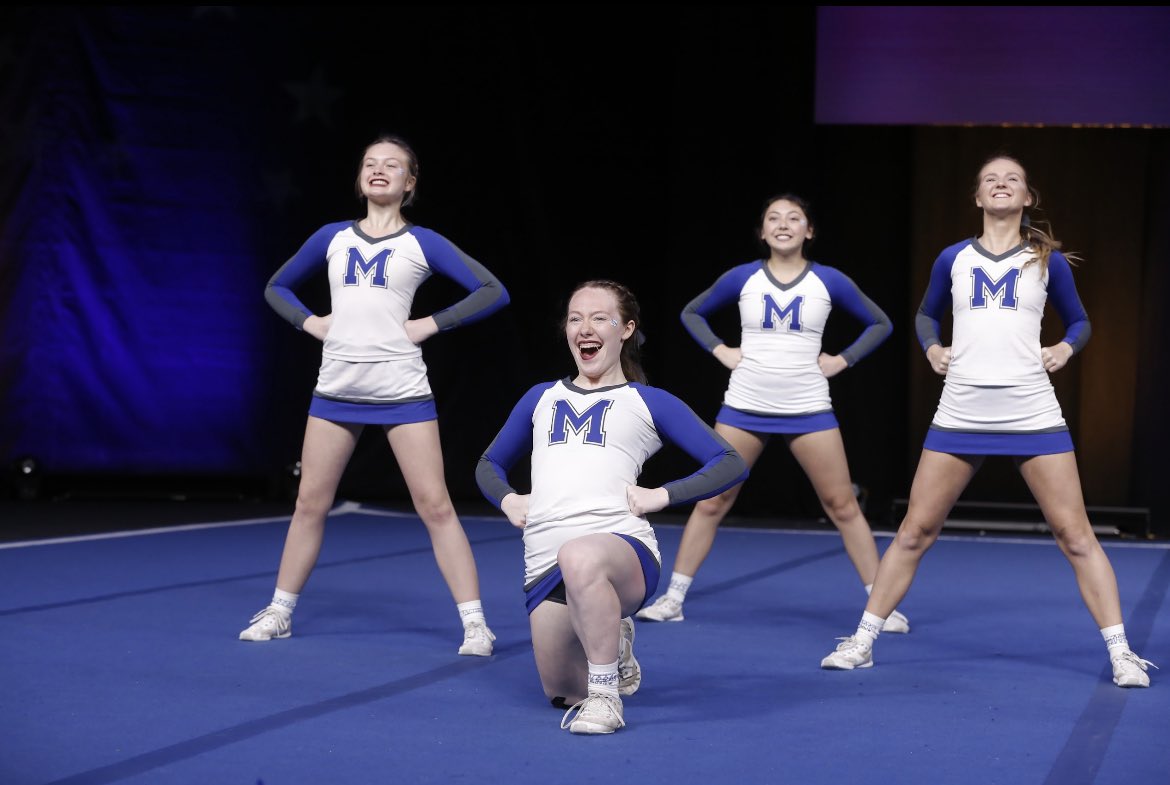 MidviewCheer's tweet photo. Waiting for the music to start ➡️ DING DING DING 🤩 https://t.co/Fzp3xepa2D