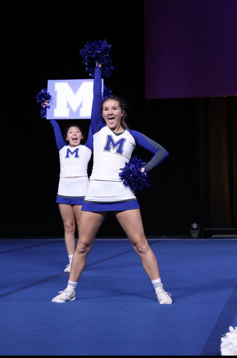 MidviewCheer's tweet photo. Waiting for the music to start ➡️ DING DING DING 🤩 https://t.co/Fzp3xepa2D