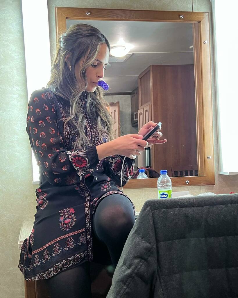 JordanaBrewster's tweet photo. Multi-tasking https://t.co/GWwVNZ8cmf https://t.co/w20Hn4TonH