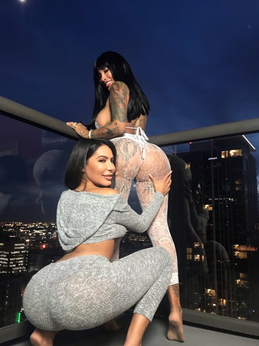 Watch Lela Star's leaked NSFW photo on TwXstars