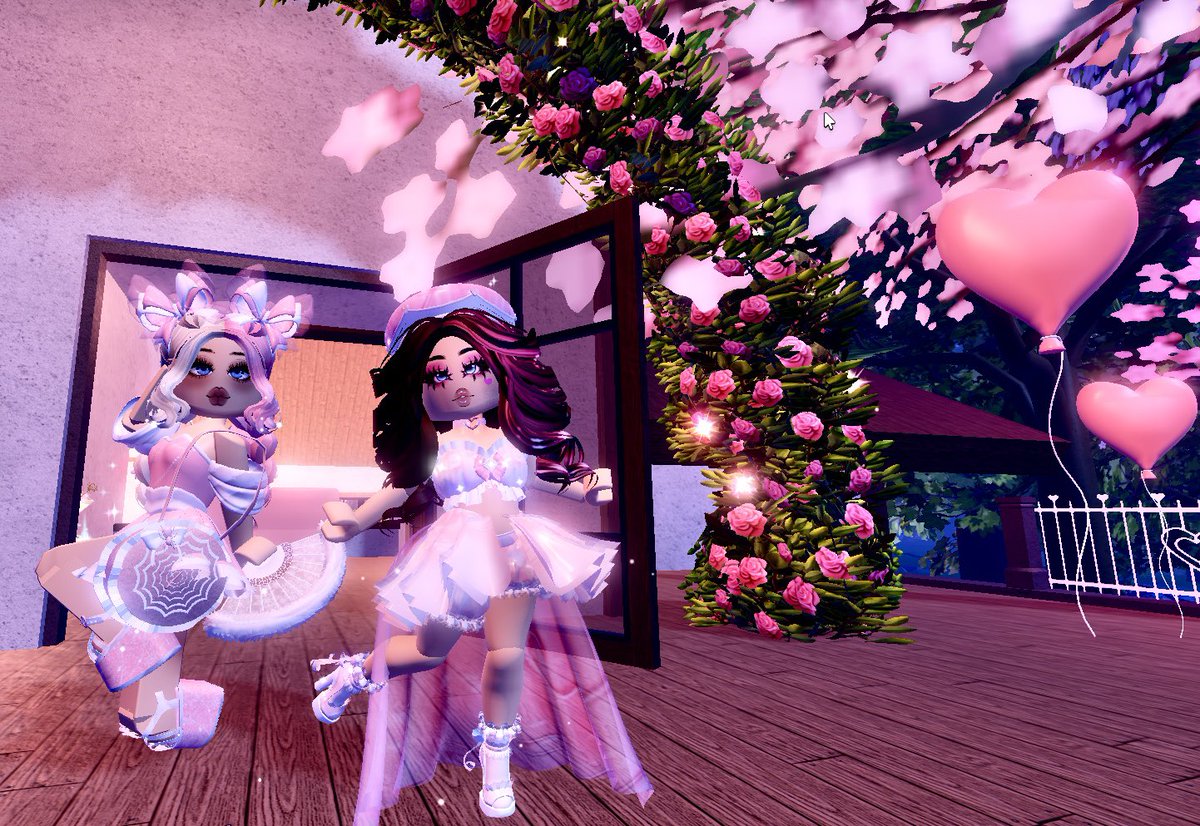 13riell's tweet photo. Just before February ends #royalehigh  #roblox https://t.co/snRB4iKYmt