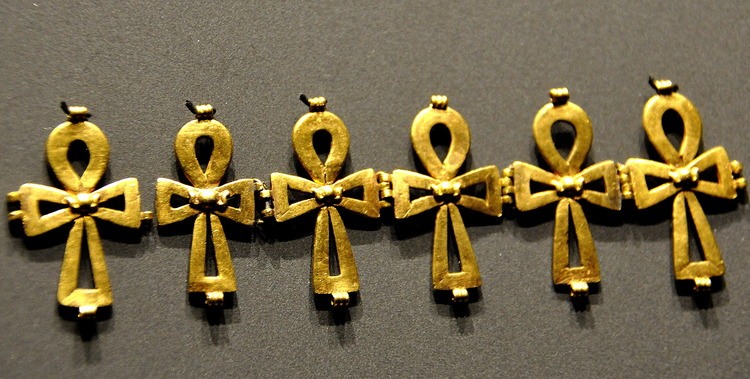 whencyclopedia's tweet photo. The Ankh is one of the most recognizable symbols from ancient Egypt, known as "the key of life" or the "cross of life", and dating from the Early Dynastic Period (c. 3150 - 2613 BCE). https://t.co/rLasM1HD9t https://t.co/FzDQLV4Yex