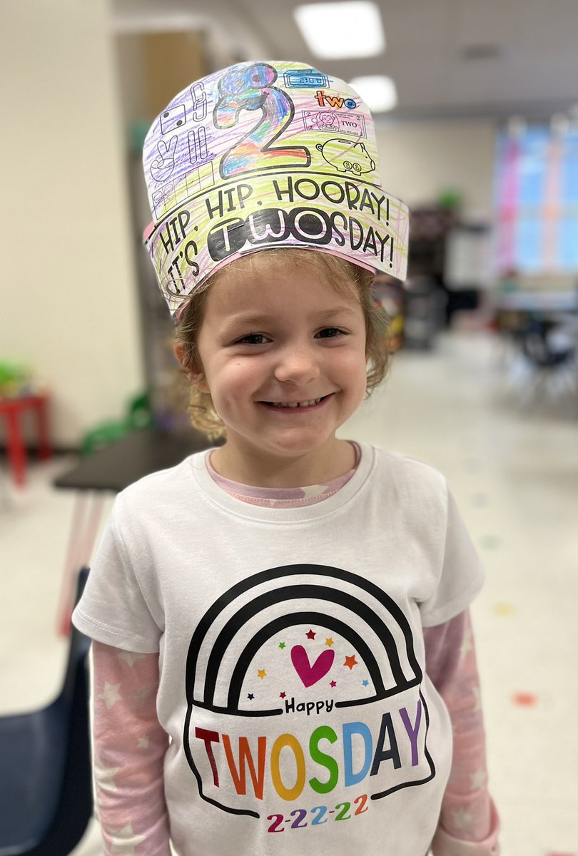 MrsSconyers's tweet photo. What a TWO cool TWOSDAY @OldPointeElem ! #OldPointeStrong https://t.co/2cvHV2PUVV