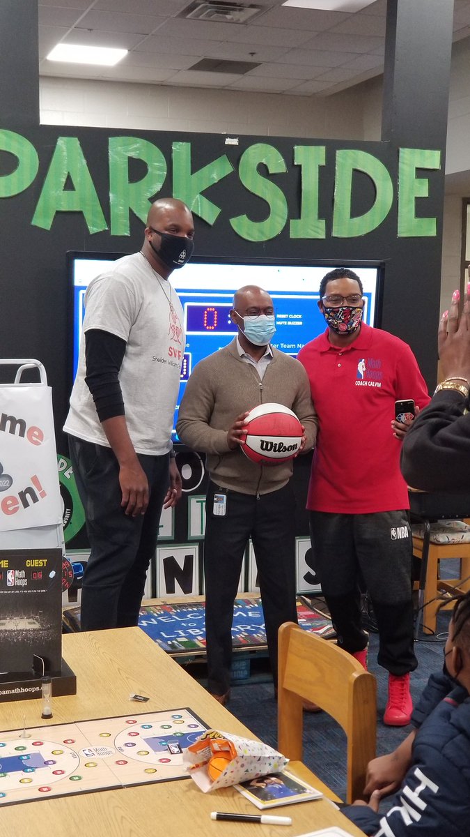 fpratt_eds's tweet photo. #NBAMathHoops showcasing fourth grade students @parksideaps with a special NBA guest Sheldon Williams founder of this wonderful experience! The students truly had a "ball"! 😉 #Luv4Math @apsupdate @AmariusR https://t.co/6T4USR3Yia